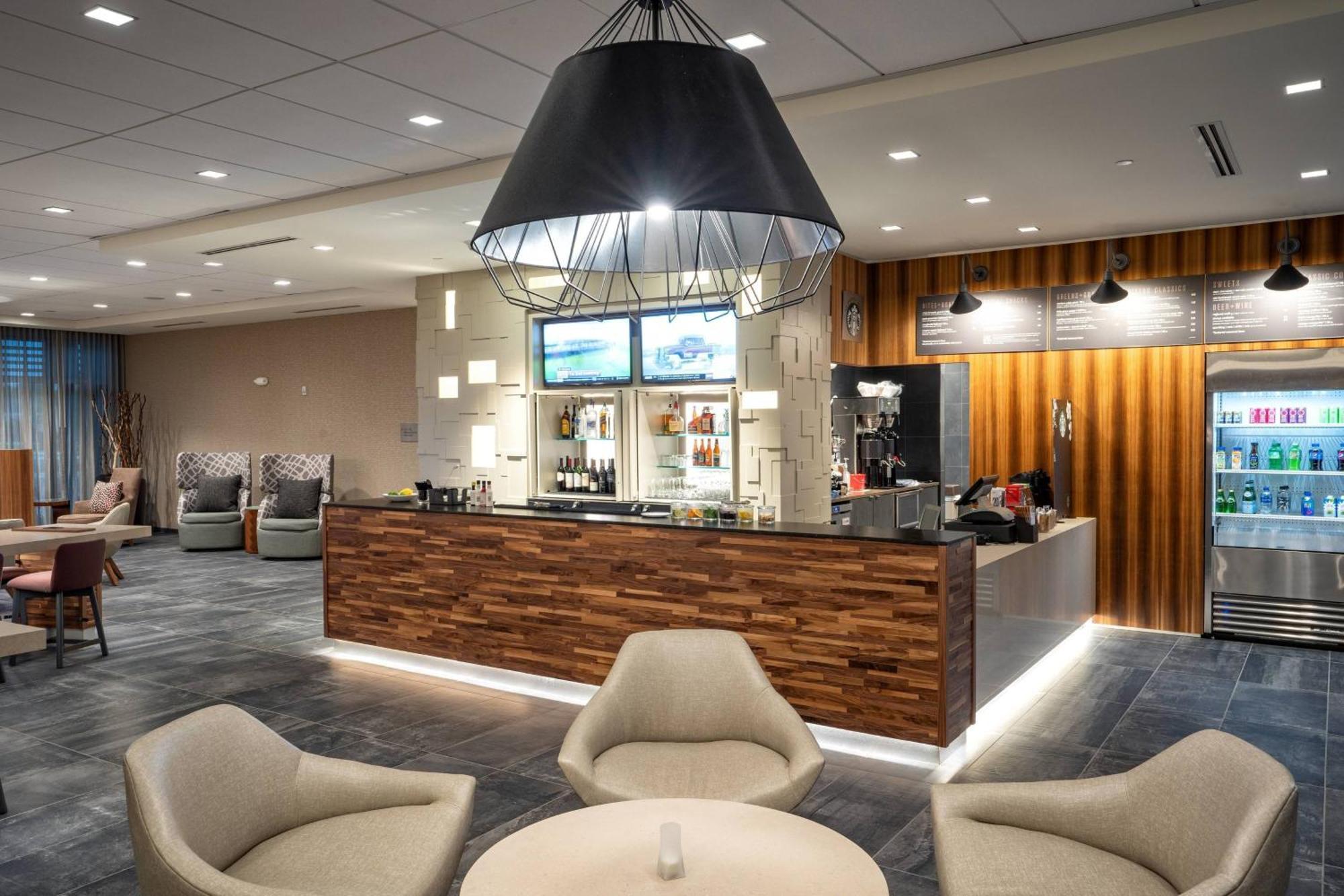 Courtyard By Marriott Charleston-North Charleston Hotel Exterior photo