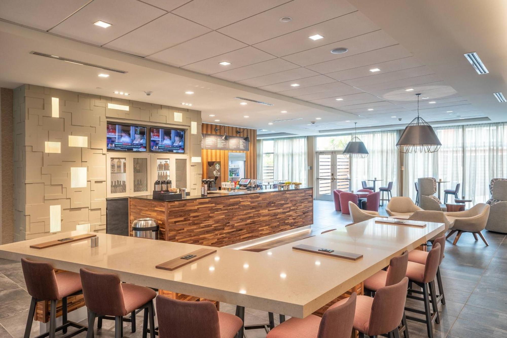 Courtyard By Marriott Charleston-North Charleston Hotel Exterior photo