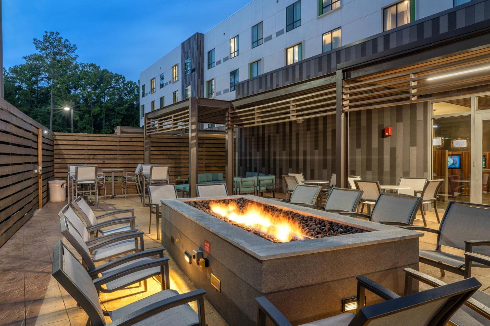 Courtyard By Marriott Charleston-North Charleston Hotel Exterior photo